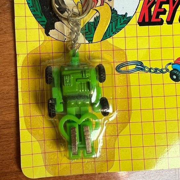 Vintage Mini Robots Key Chain - Green New Unopened - Picture 2 of 3